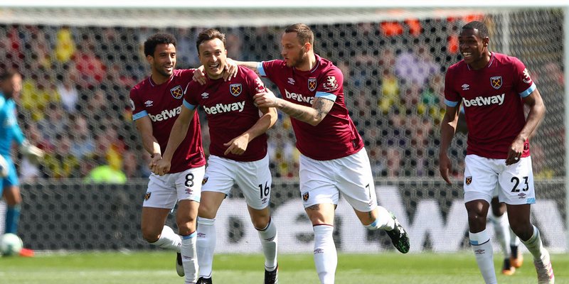 West Ham United đã trải qua nhiều biến chuyển suốt chiều dài lịch sử của CLB